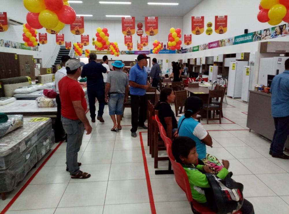 Foto 1 / MM de Amambai reinaugura com loja cheia